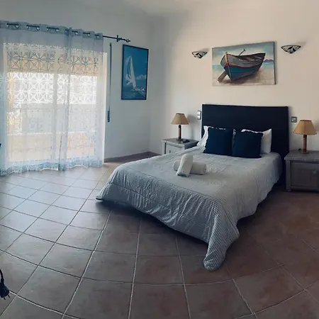 Marina בית הארחה לאגוּ‏ש