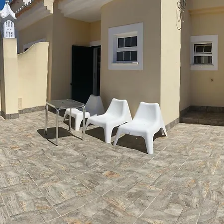 Marina בית הארחה לאגוּ‏ש