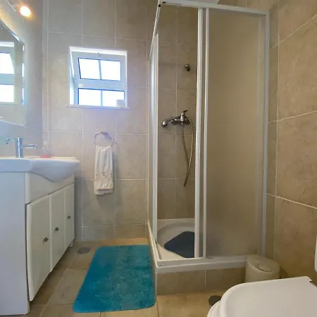 Marina לאגוּ‏ש